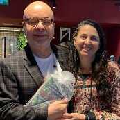 Larissa Scomparim apresenta seu livro em noite de autógrafos na Livraria Leitura em Campinas