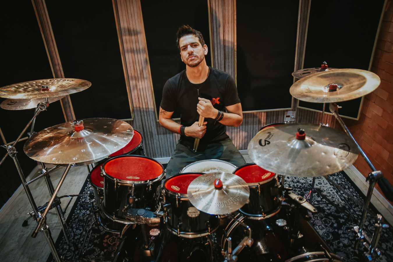 Baterista que já tocou em diversas bandas de metal apresenta Workshop com Drumshow em Itatiba