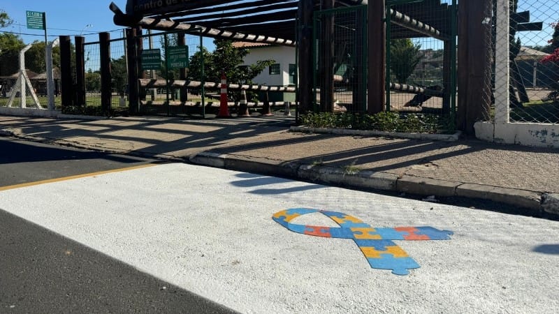 Prefeitura de Valinhos implanta vagas de trânsito para pessoas com autismo