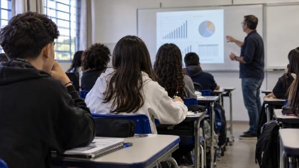 Etec de Louveira abre 30 vagas para Técnico em Administração