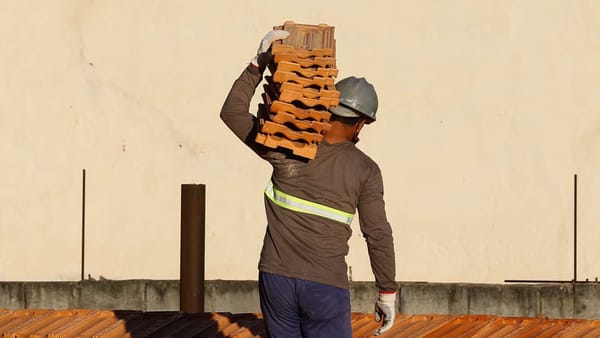 Dia Mundial do Trabalho: Reconhecendo a Dedicação dos Trabalhadores de Louveira