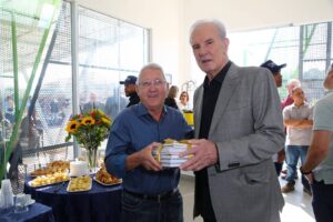 Academia Louveirense de Letras e Artes (ALLA) entrega Coleção de Livros ao jornalista Celso Freitas