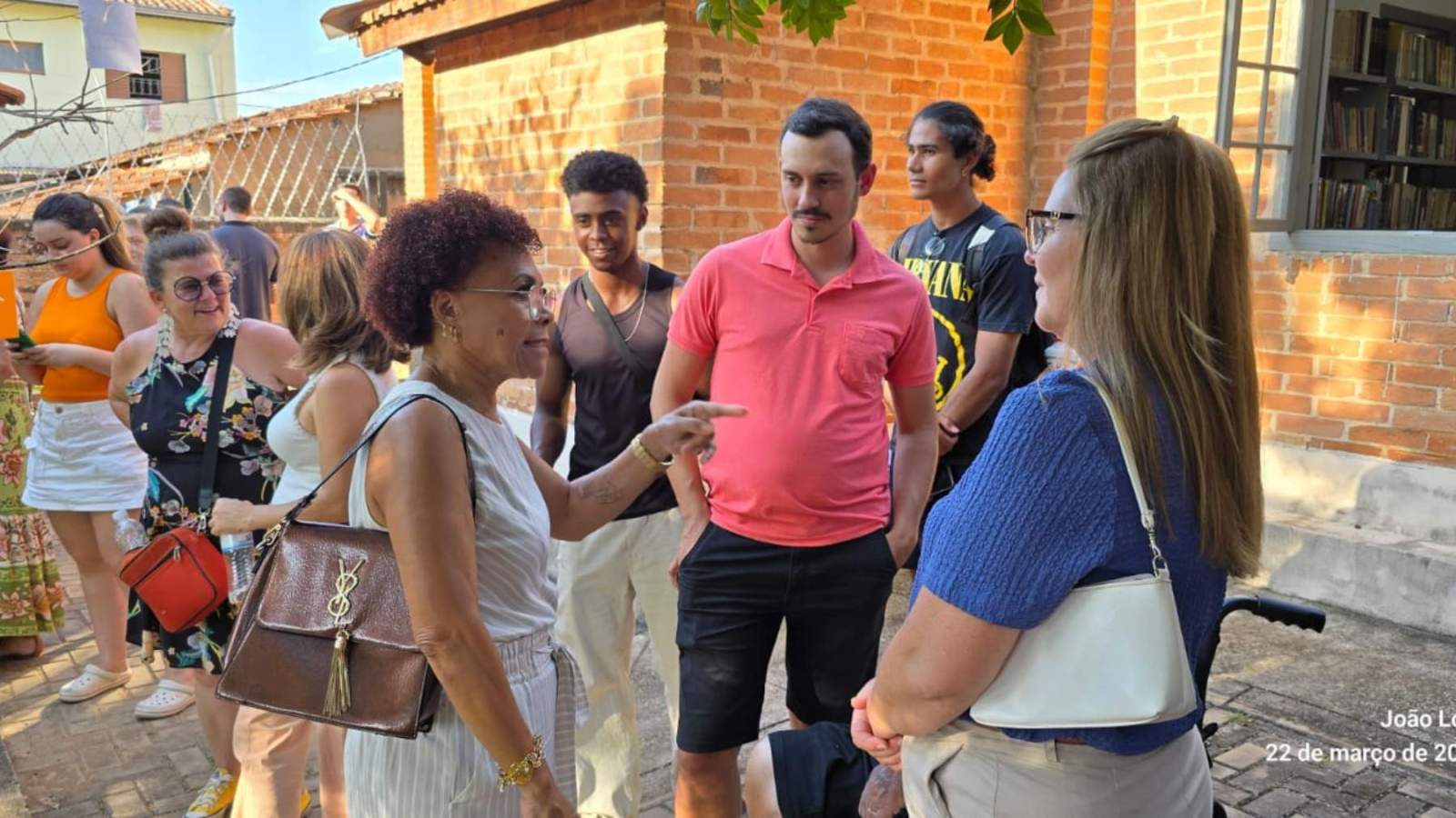 Louveirando: Fiat Lux