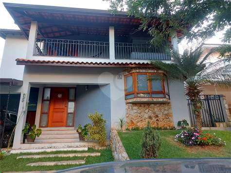 Sobrado à venda com 3 quartos, sendo 3 suítes, em Villaggio Capríccio, Louveira - SP