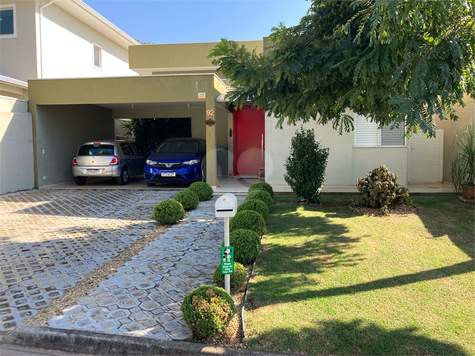 Casa à venda com 3 quartos, sendo 1 suíte, em Picollo Villaggio, Louveira - SP