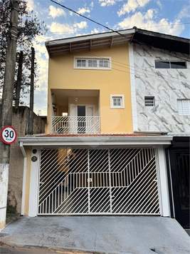 Sobrado à venda com 3 quartos, sendo 1 suíte, em Parque Dos Sabiás, Louveira - SP