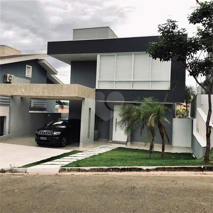 Casa  à venda com 3 quartos, sendo 1 suíte, no condomínio Via Castelli, Louveira - SP