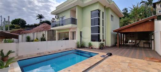 Casa  à venda com 3 quartos, sendo 1 suíte, no condomínio Chácaras Do Lago, Vinhedo - SP