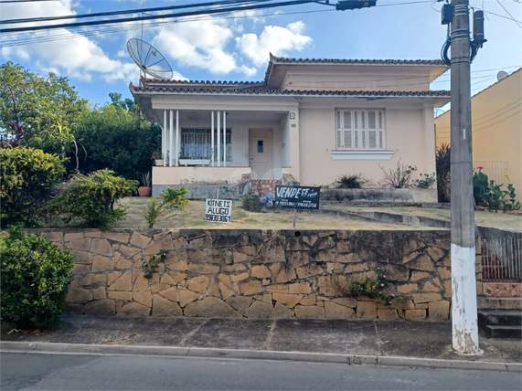 Casa à venda com 3 quartos, sendo 1 suíte, no Centro, Vinhedo - SP