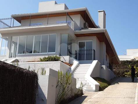 Casa  à venda com 3 quartos, sendo 3 suítes, no condomínio Estância Marambaia, Vinhedo - SP