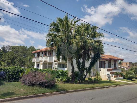 Casa  à venda com 7 quartos, sendo 4 suítes, no condomínio Estância Marambaia, Vinhedo - SP