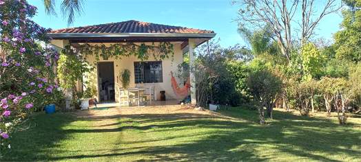 Chácara à venda com 4 quartos, sendo 3 suítes, em Monterrey, Louveira - SP