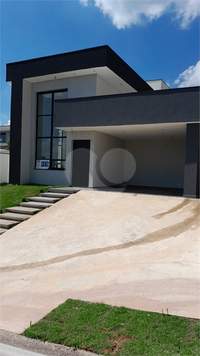 Sobrado à venda com 3 quartos, sendo 1 suíte, em Loteamento Residencial e Comercial Horto Florestal, Jundiaí - SP