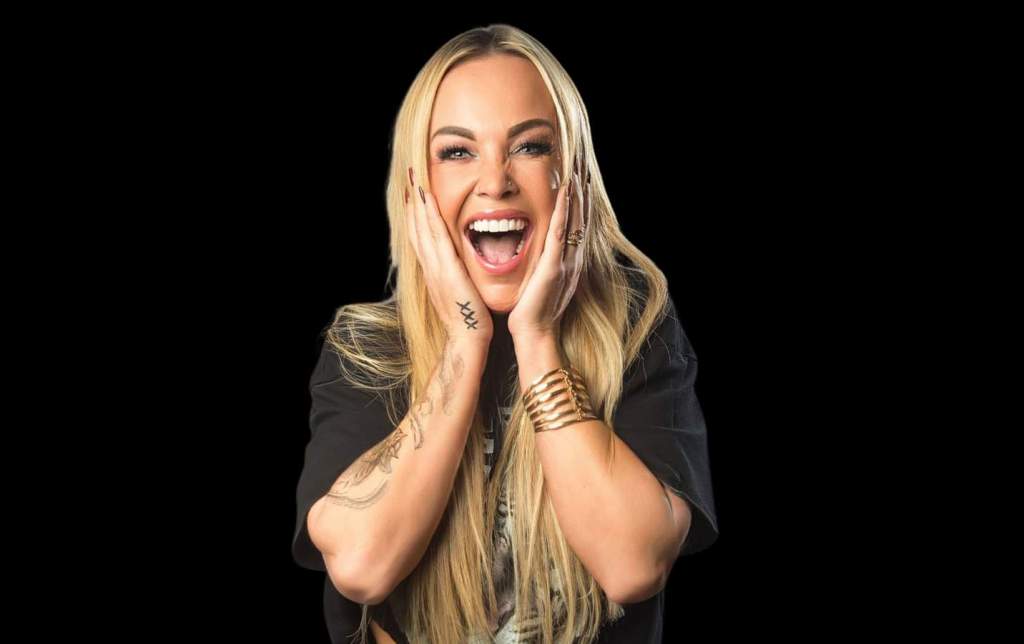 Evi Goffin, ex vocalista da banda Lasgo, se apresenta em Campinas na festa Do You Remember